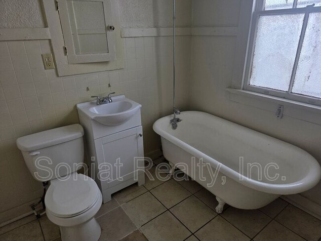 Building Photo - 430 S St Patrick St