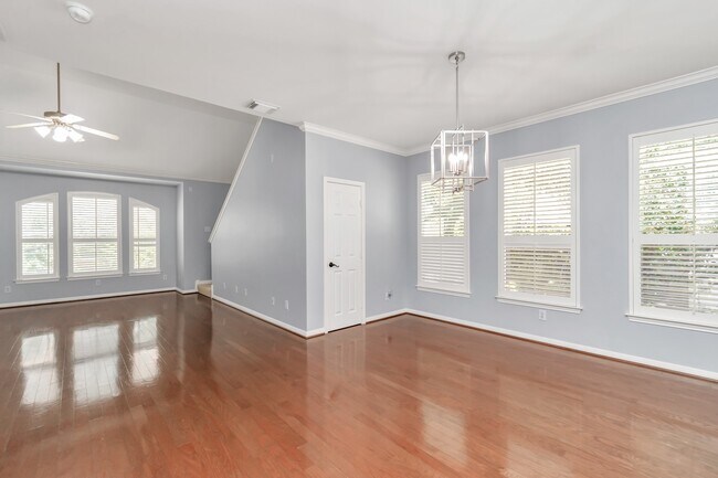 Building Photo - 2901 W Dallas St