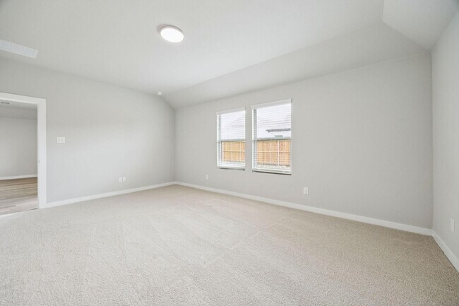 Building Photo - 523 Whispering Winds Trl