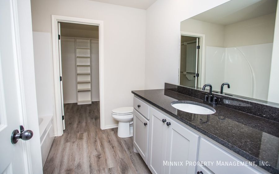 Building Photo - 2703 137th St