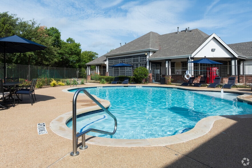 Primary Photo - Cedar Park Townhomes- Income Restricted