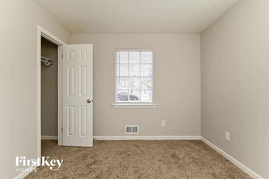 Building Photo - 8531 Jenson Dr