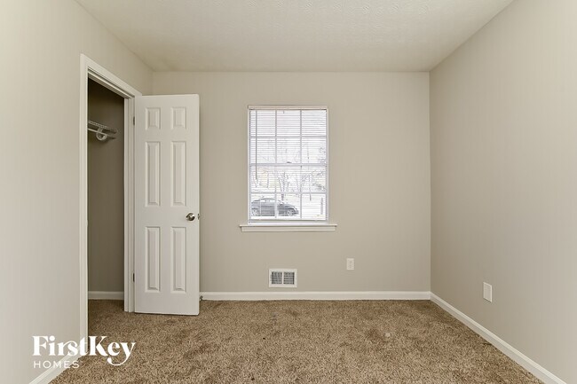 Building Photo - 8531 Jenson Dr