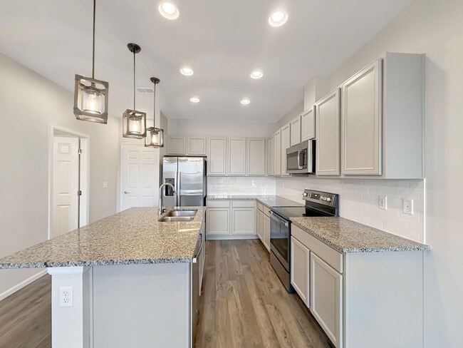 Building Photo - $0 DEPOSIT OPTION. BRIGHT AND SPACIOUS 3-B...