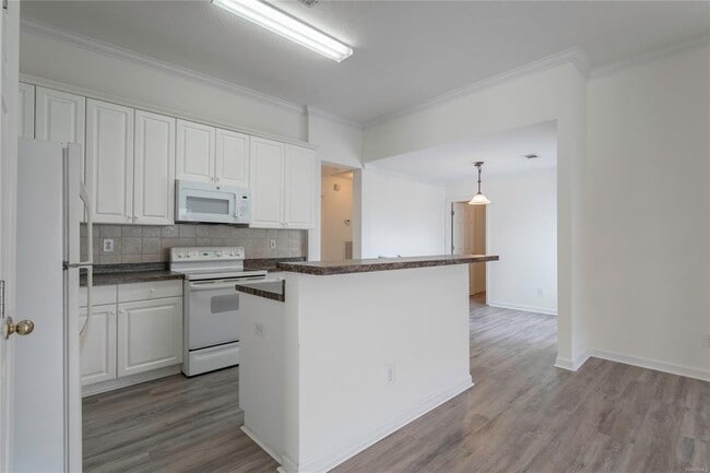 Building Photo - 8978 Stoneridge Pl