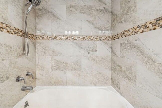 Building Photo - 2302 S Manhattan Ave