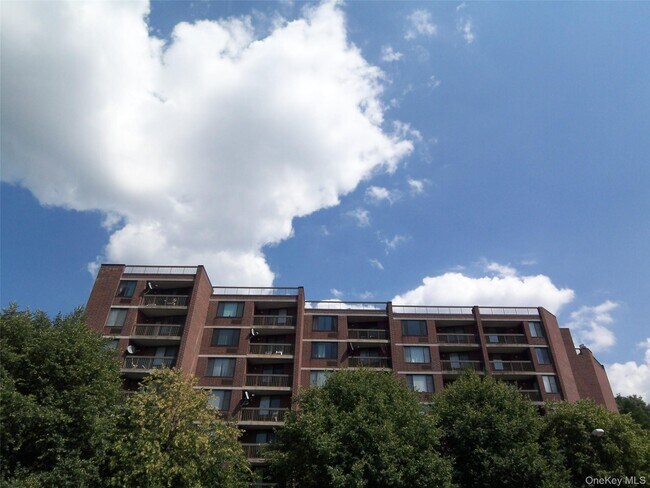 Primary Photo - 777 N MacQuesten Pkwy