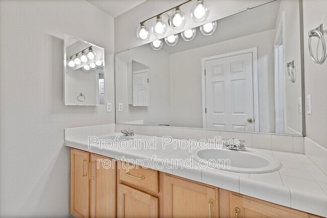 Building Photo - 17634 SW September Ln