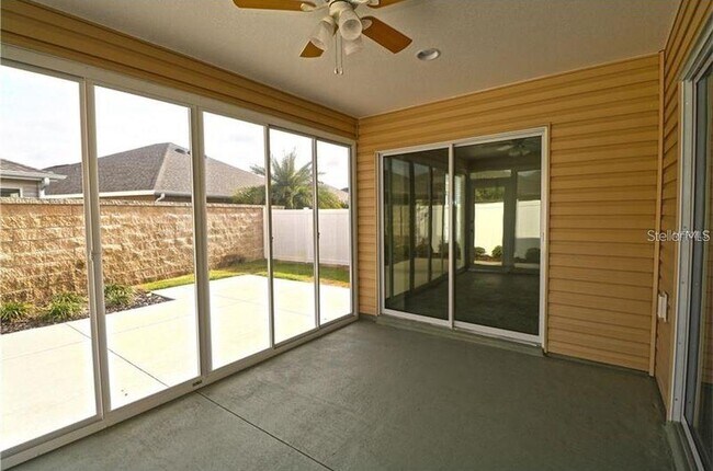 Building Photo - 853 Sapphire Pl