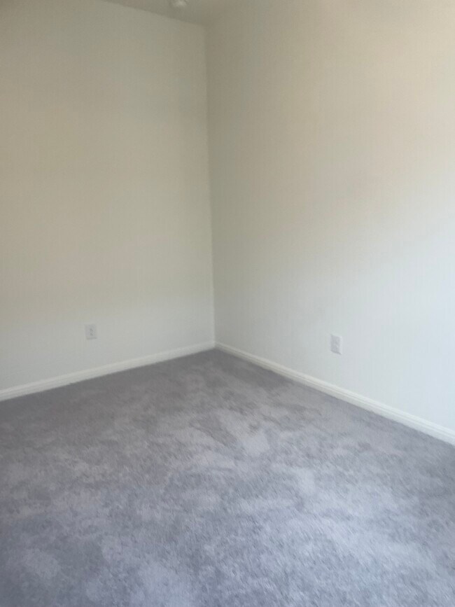 Building Photo - 617 Alterra Way