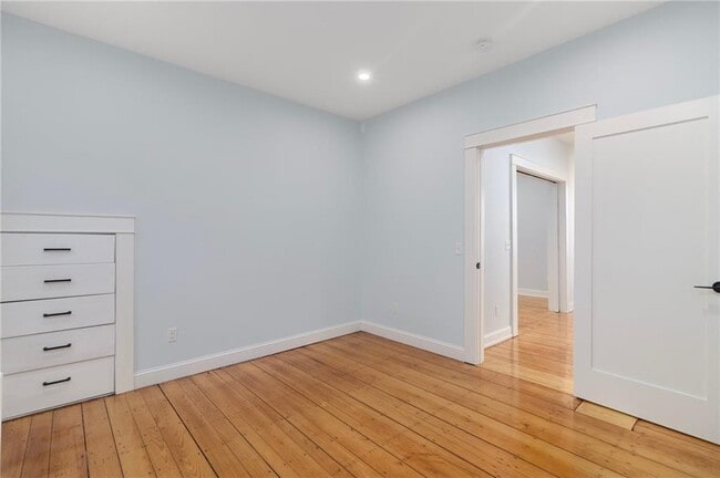 Building Photo - 43 E George St