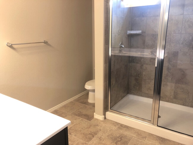 Building Photo - Spacious 4 bedroom Rio Rancho home in Enchanted Hills! Refrigerated air. Right off 550