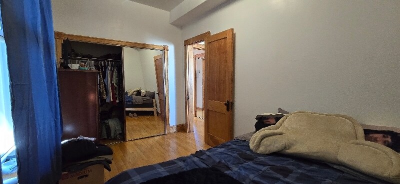 Building Photo - 2342 W Walton St