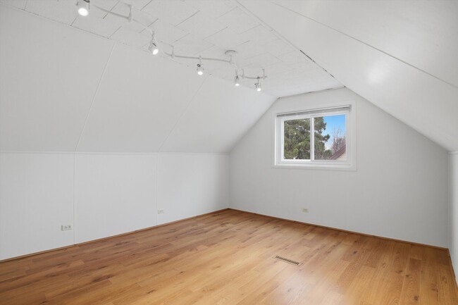 Building Photo - 8912 Windsor Ln