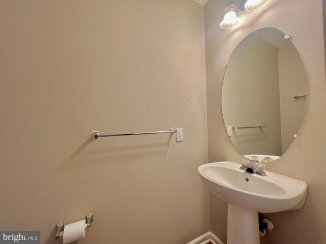 Building Photo - 6609 Fable Ct