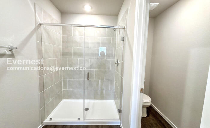 Building Photo - 5923 Hollyhock Ln