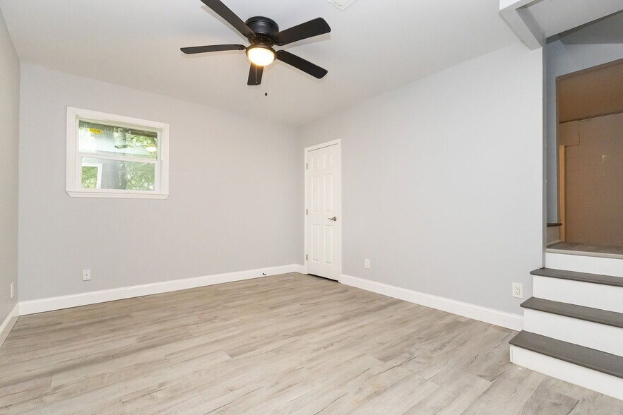 Building Photo - 405 Dempsey Ln