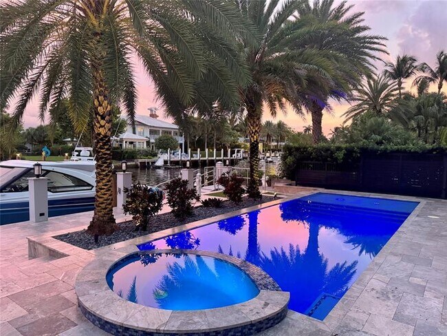 Building Photo - 1744 SE 9th St