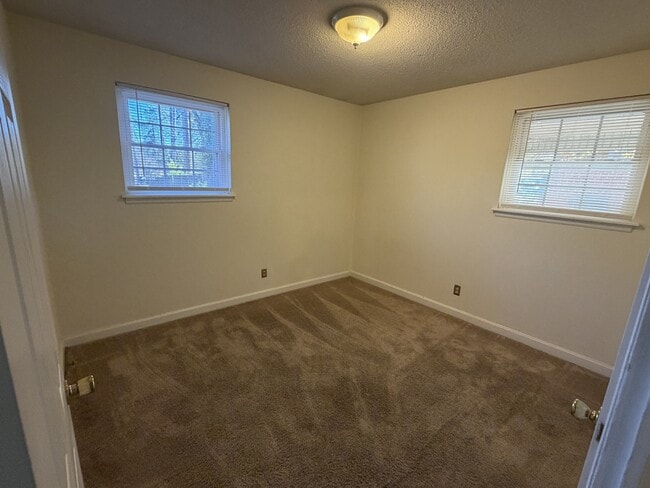 Building Photo - 1542 S Beltline Blvd