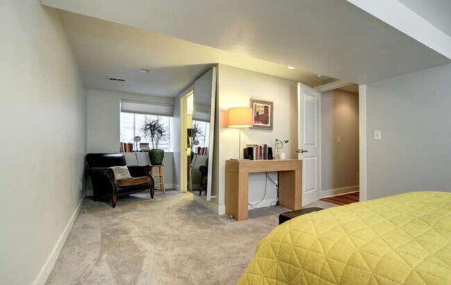 Building Photo - High End LOHI Townhome Available in June!