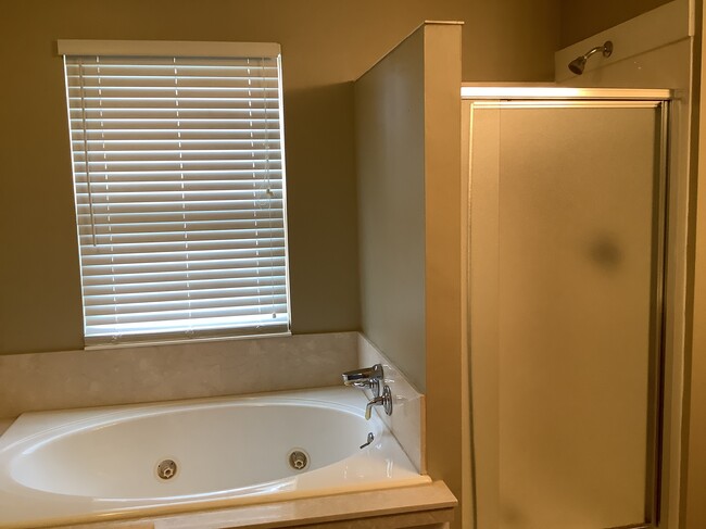 Building Photo - 8889 Sedona Court