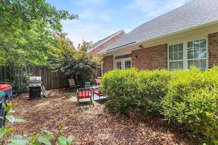 Building Photo - 5006 Carleton Dr