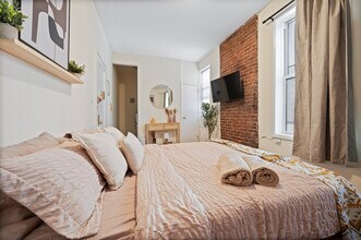 Building Photo - 1762 2nd Ave