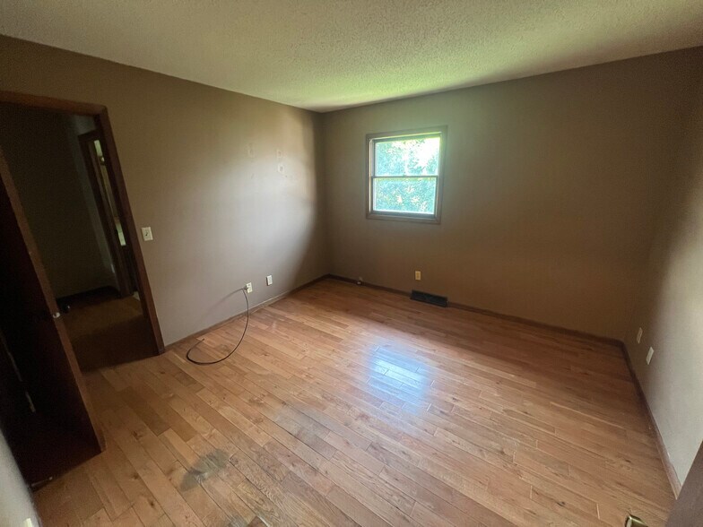 Building Photo - 3322 Glendale Ave