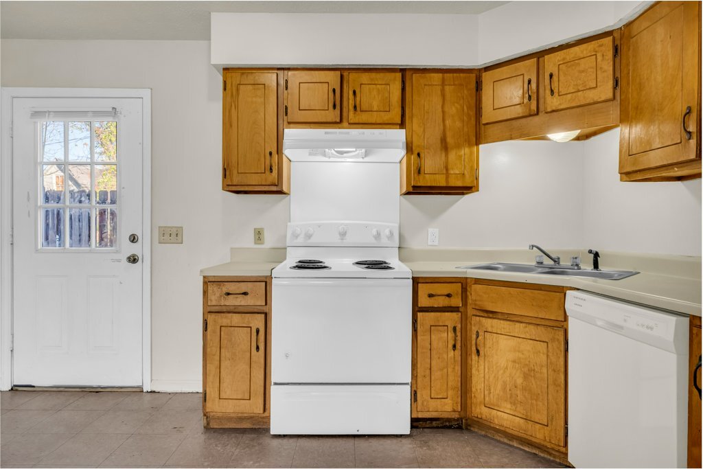 Building Photo - 164 High St