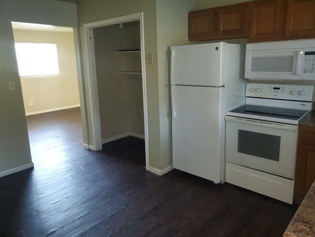 Building Photo - 7241 E Sunny Vale Dr