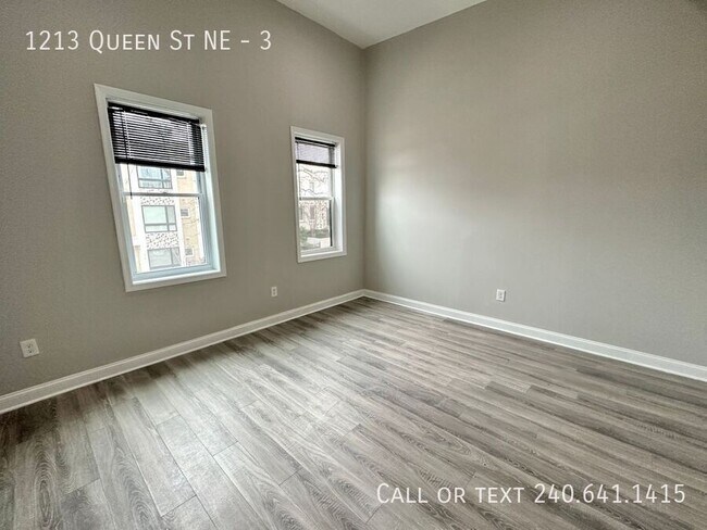Building Photo - 1213 Queen St NE