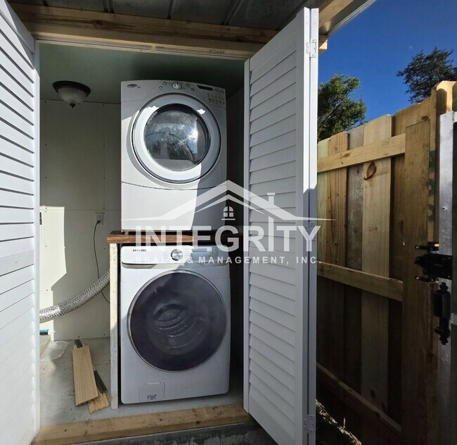 Building Photo - 3612 Phillips St