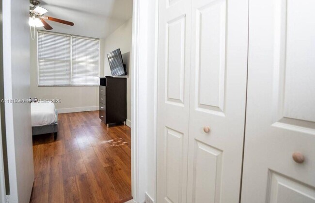 Building Photo - 19801 E Country Club Dr