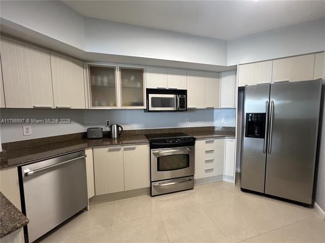 Building Photo - 16699 Collins Ave