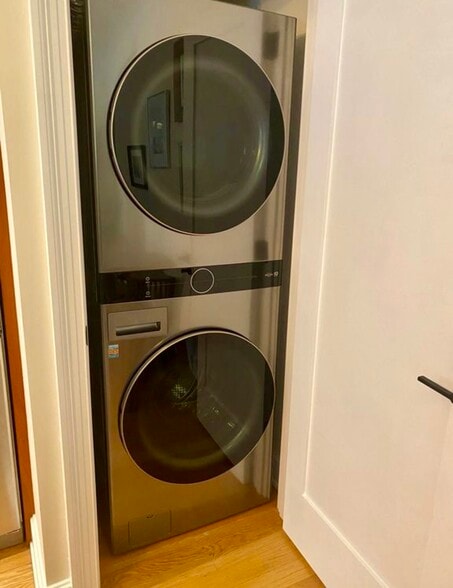 Building Photo - 1121 24th St NW