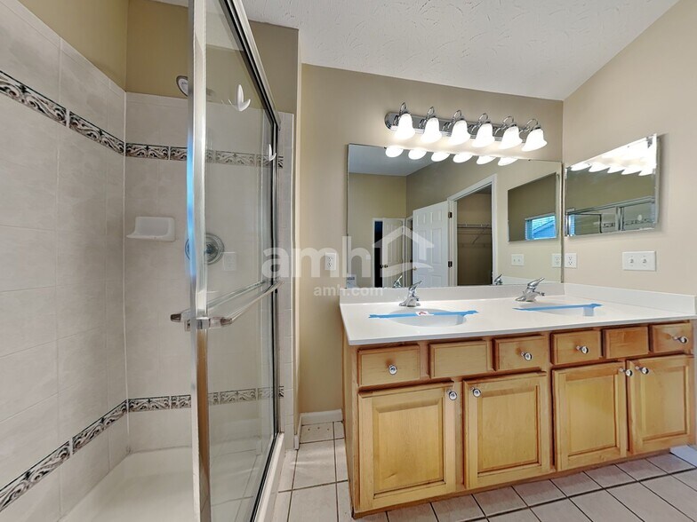 Building Photo - 210 Waterstone Dr
