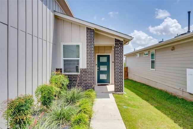 Building Photo - 8004 Linnie Ln