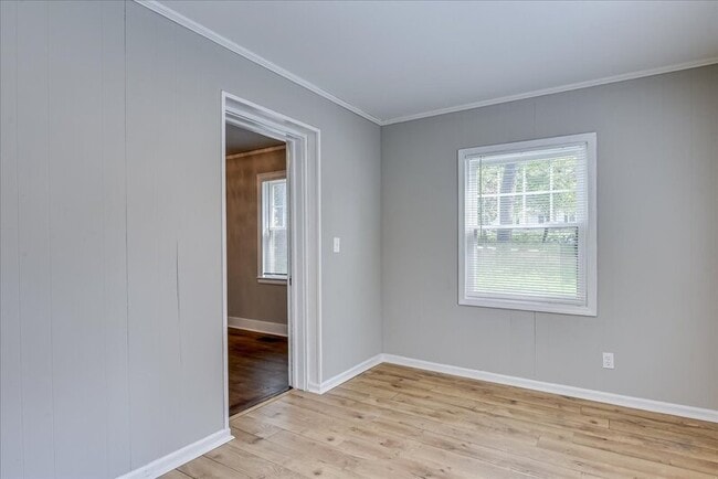 Building Photo - 2214 Breckenbridge Ave