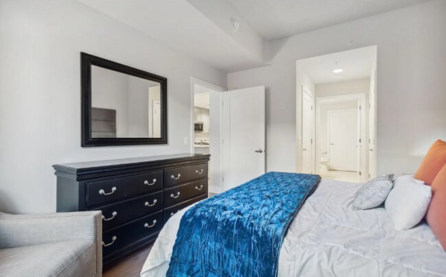 Building Photo - Modern and Stunning 1 Bedroom, 1 Bath + Den Condo in the popular Lexicon – Available Now!