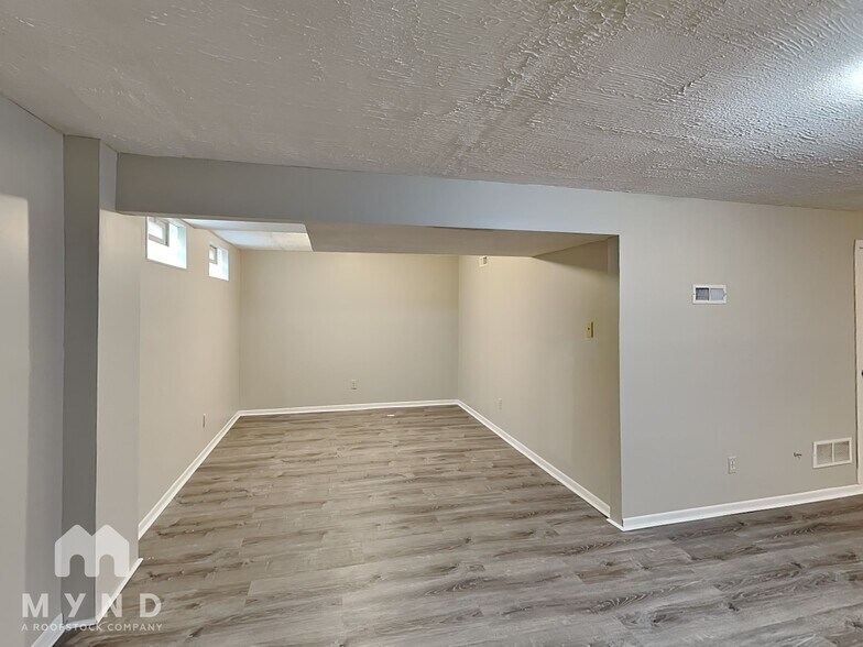Building Photo - 888 Riggsby Rd