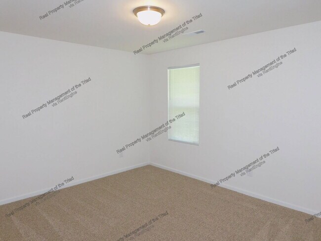 Building Photo - 4623 Chapel Ridge Dr