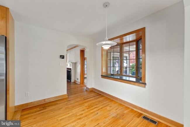 Building Photo - 621 S Taylor St