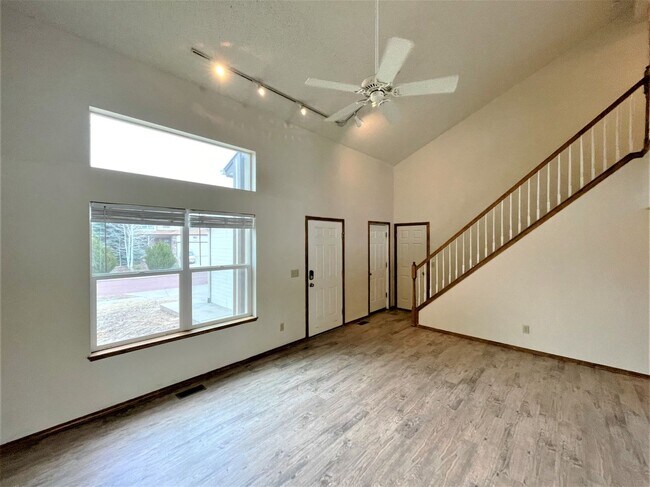 Building Photo - 2185 Sage Grouse Ln