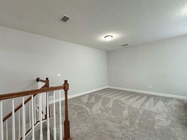 Building Photo - Fully Furnished, Stunning 4/4, Available I...