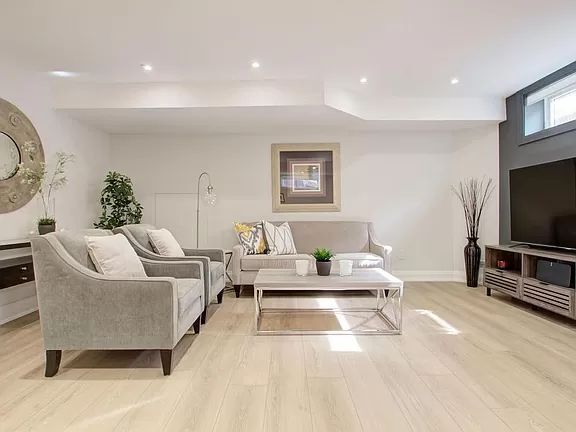 Primary Photo - Broadway