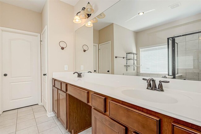 Building Photo - 26611 Glenrock Hills Dr