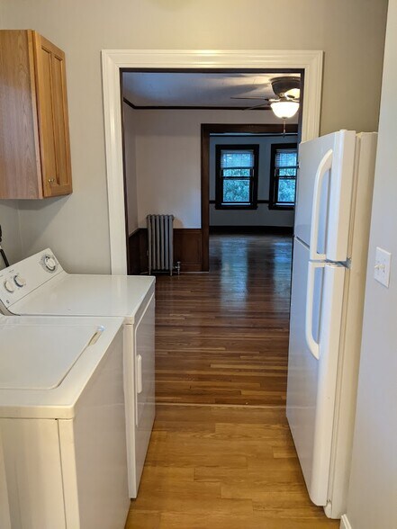 Building Photo - 66 Brock St