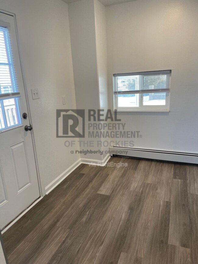 Building Photo - 833 30th Ave Ct