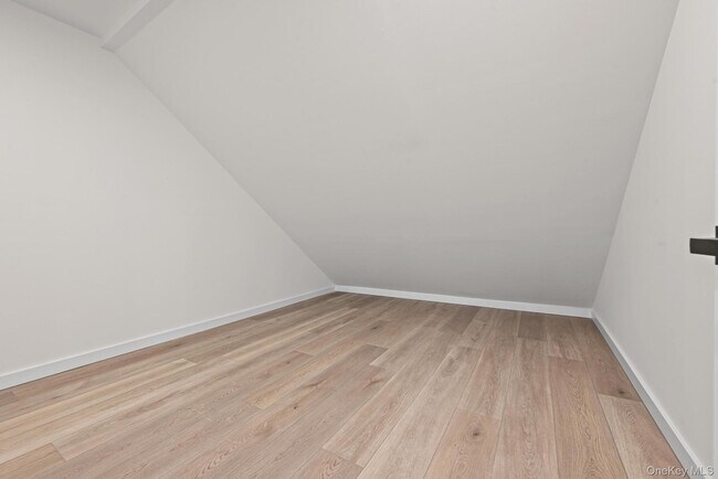 Building Photo - 80 Division St