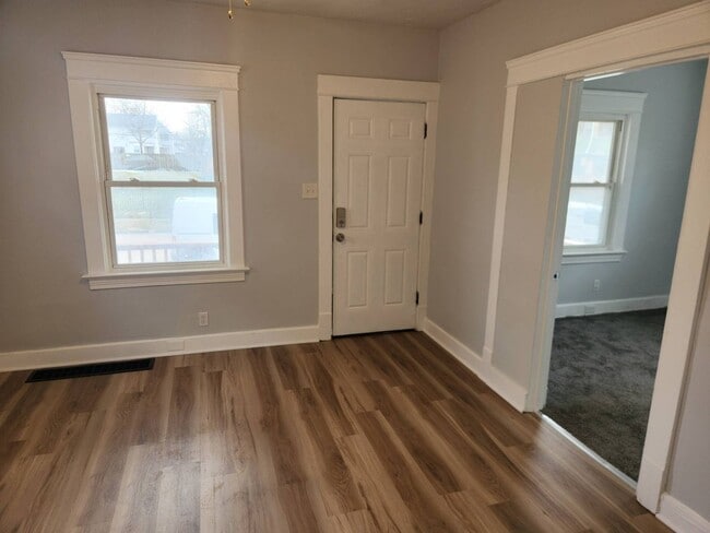 Building Photo - 12709 Parkhill Ave